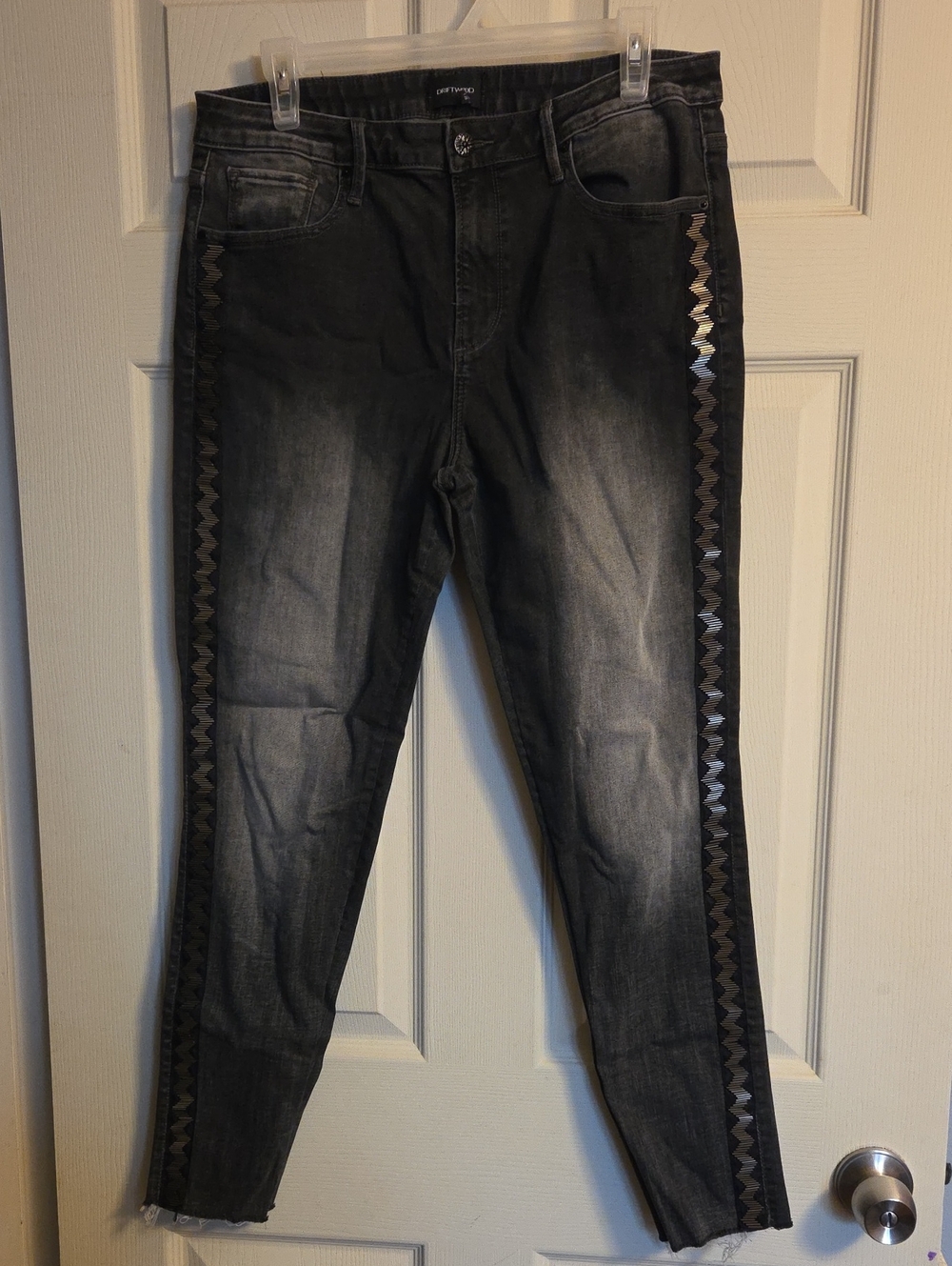Driftwood Jackie Metallic Beaded Jeans Size 32